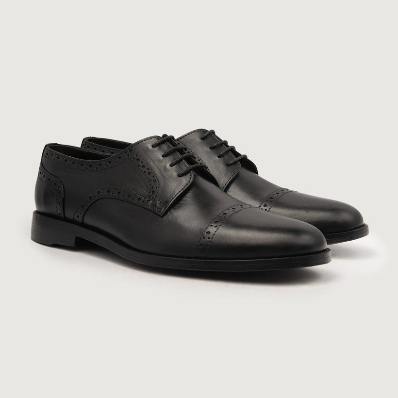 Dirk Brogues Derby Black Leather Shoes in Black Full-Grain Leather - Lateral Side Profile View | Buy Online