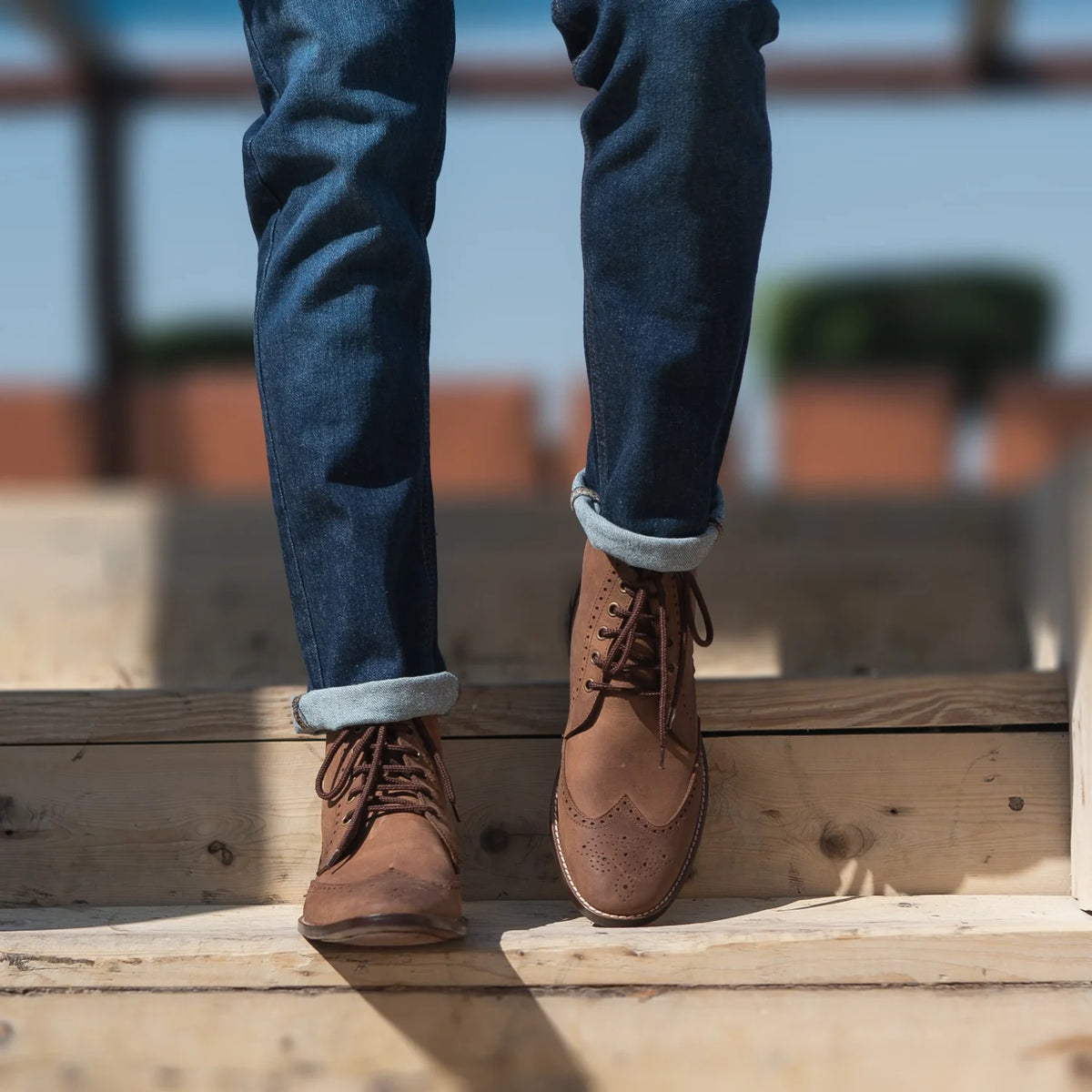 Tailored Rib Cuffs & Hem Craftsmanship Construction Detail on Duster Brogues Derby Oil Pull-up Marrón Botas de cuero para Hombre