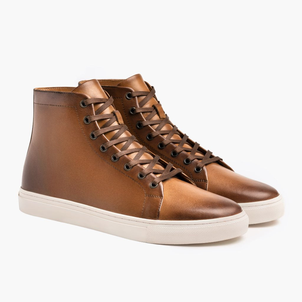 Premier High Top Toffee Zapatillas de cuero para Hombre For Men in Classic Full-Grain Leather - Vista de perfil | Comprar online