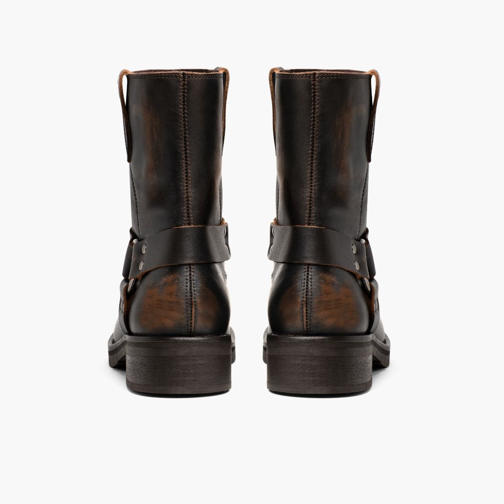 High-Traction Rubber Outsole & Lug Tread Pattern on Outlaw Marrón Vintage Botas de cuero para Mujer