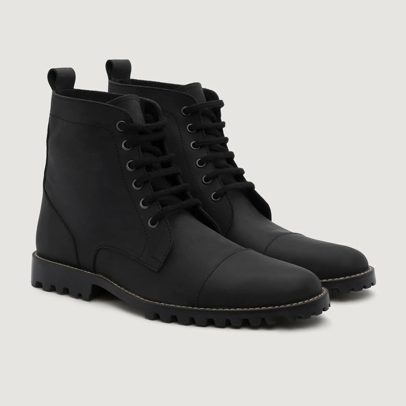 Knight Derby Matte Negro Pullup Botas de cuero - TerraGrip para Hombre
