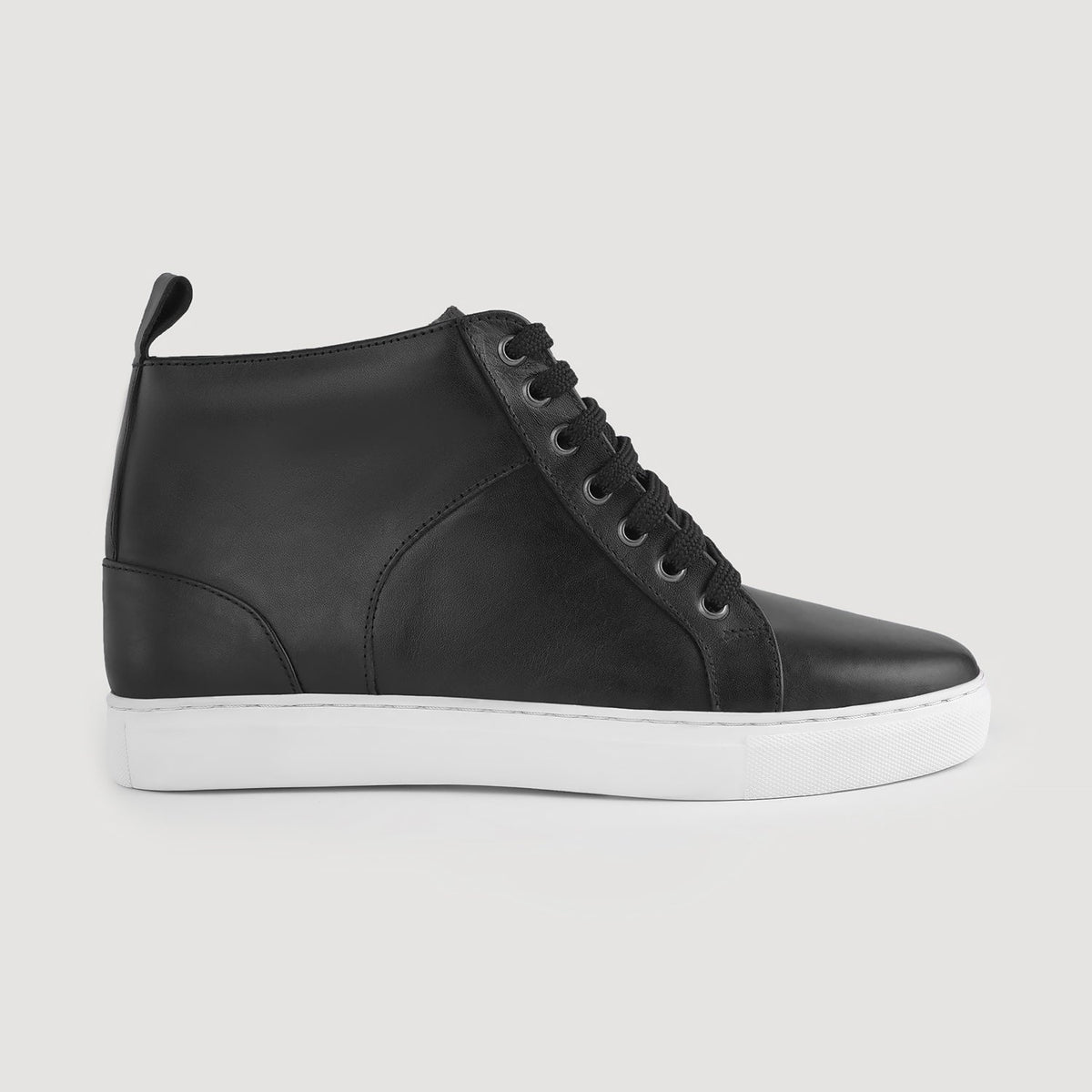 Black Full-Grain leather Sneakers - Construcción cosida Goodyear y puntera delantera