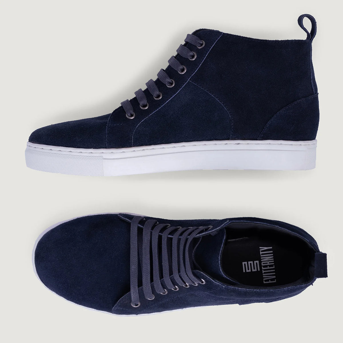 High-Traction Rubber Outsole & Lug Tread Pattern on Marty High Top Azul Suede Zapatillas de cuero para Hombre For Men