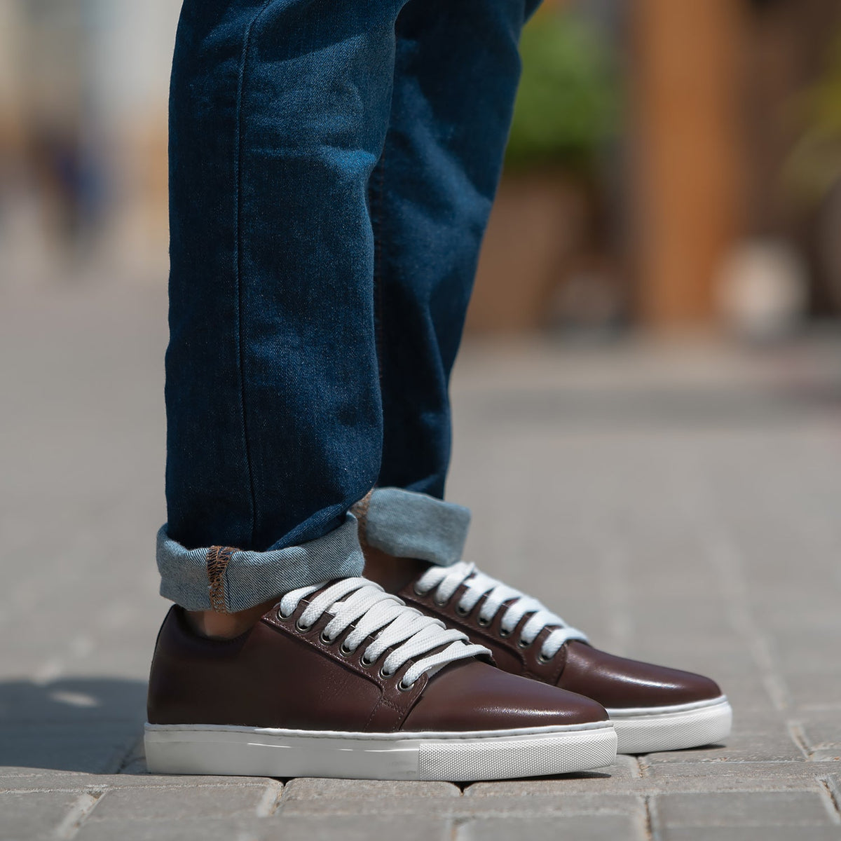 Murphy Low Top Granate Zapatillas de cuero para Hombre in Maroon Full-Grain Leather - Vista de perfil | Comprar online