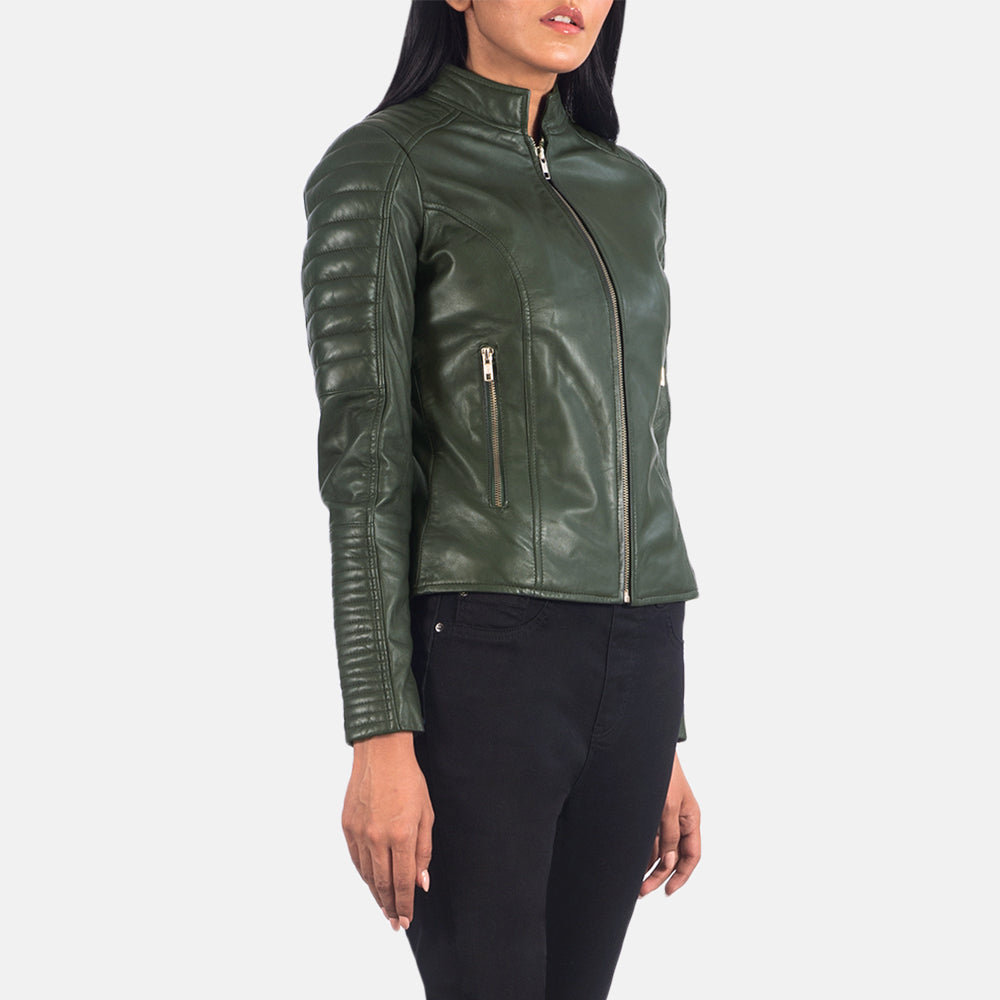 
Green Sheepskin Leather Biker Jacket - Vista posterior con hombros definidos y bajo impecable