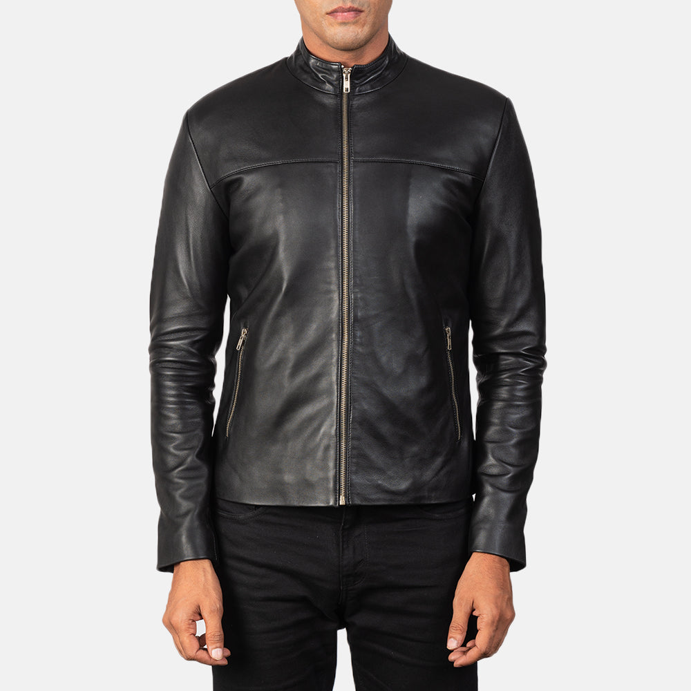Men's Adornica Negro Chaqueta Biker de Cuero para Hombre - Vista de perfil lateral con corte ergonómico de manga