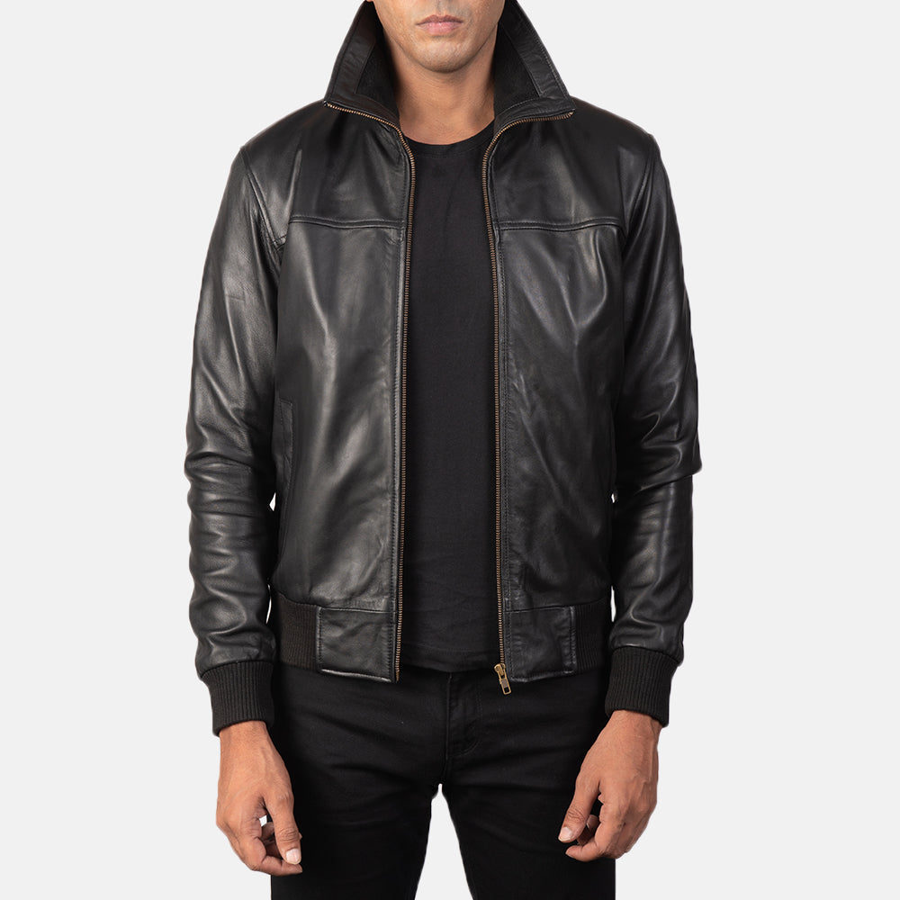 Men's Air Rolf Negro Cazadora Bomber de Cuero para Hombre in Black Sheepskin Leather - Vista frontal y silueta a medida | Comprar online