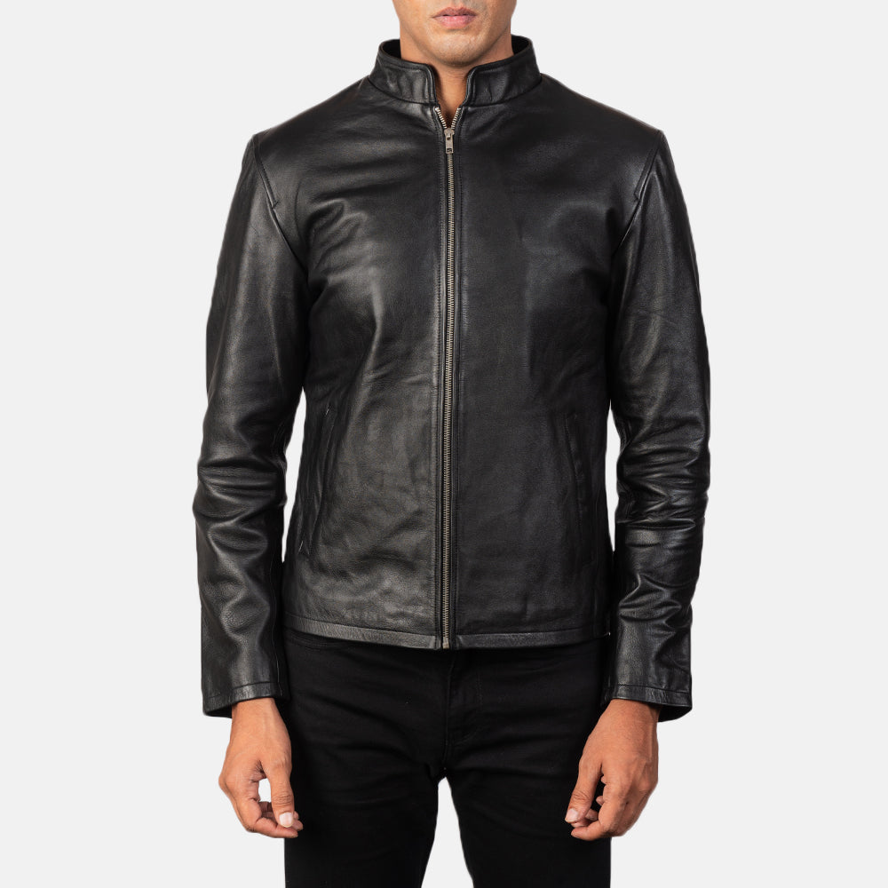 
Alex Black Leather Biker Jacket - Vista lateral mostrando el corte ergonómico de mangas