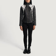 Detalle de cerca of High Neck &amp; Zipper Hardware on Women's Alia Metallic Negro Chaqueta Biker de Cuero para Mujer