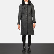 Women's Alina Shearling Negro Abrigo de Cuero para Mujer in Distressed Black Sheepskin Leather - Vista frontal y silueta a medida | Comprar online