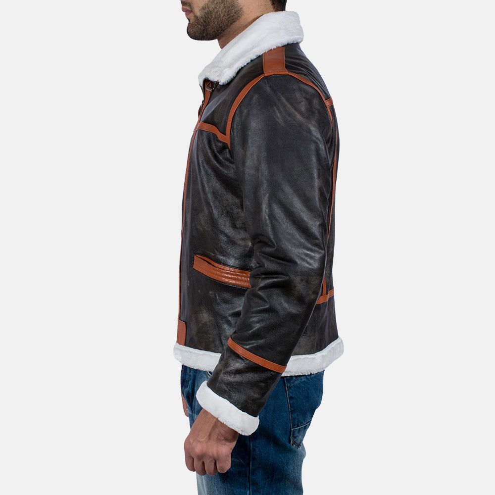 Detalle de cerca of High neck with Belt &amp; Zipper Hardware on Men's Alpine Marrón Fur Chaqueta de Cuero para Hombre