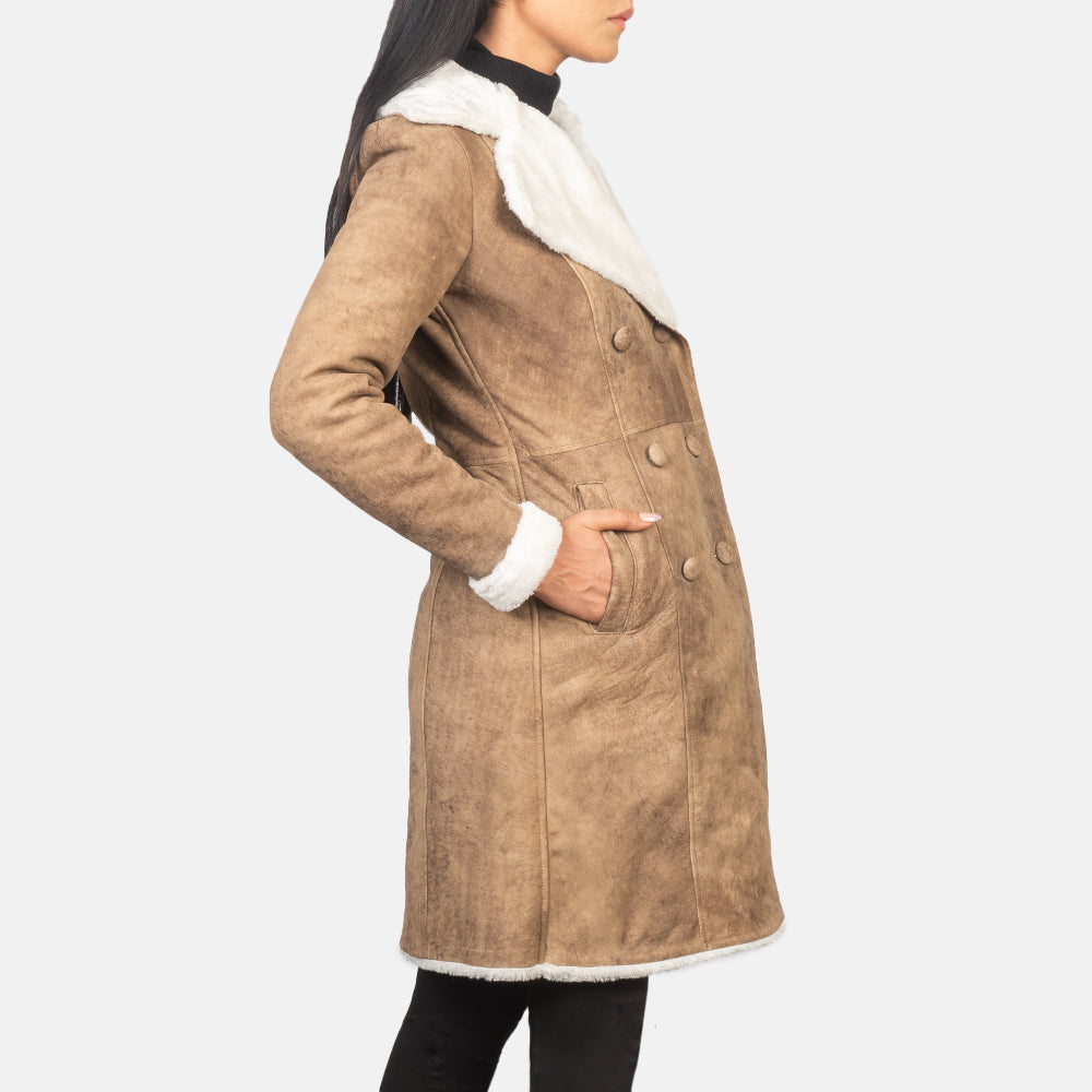 
Distressed Brown Sheepskin Snuffed Aviator Jacket - Vista posterior con hombros definidos y bajo impecable