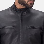 Detalle de cerca of High neck &amp; Zipper Hardware on Austere Matte Negro Chaqueta Biker de Cuero para Hombre