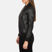 Black Sheepskin Leather Bomber Jacket - Vista trasera con ajuste entallado en hombros y bajo impecable