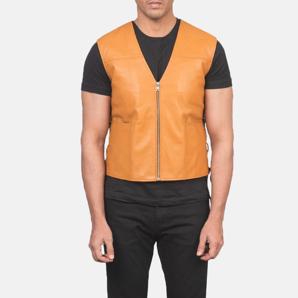 Detalle de cerca of Classic Collar &amp; Zipper Hardware on Men's Brandon Tostado Marrón Chaleco de Cuero para Hombre