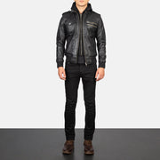 
Bravado Black Hooded Leather Bomber Jacket - Vista lateral mostrando el corte ergonómico de mangas