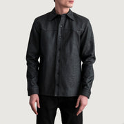 Bronco Tumbled Negro Leather Shirt para Hombre - Vista de perfil lateral con corte ergonómico de manga
