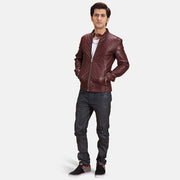 Burgunn Dee Granate Chaqueta Biker de Cuero para Hombre - Vista de perfil lateral con corte ergonómico de manga