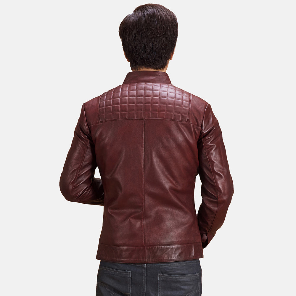 Detalle de cerca of Band with Snap Button &amp; Zipper Hardware on Burgunn Dee Granate Chaqueta Biker de Cuero para Hombre