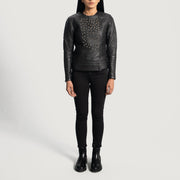 Detalle de cerca of Classic Collar &amp; Snap Button Hardware on Women's Celeste Studded Negro Chaqueta de Cuero para Mujer