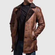 Distressed Brown Sheepskin Burnishing Winter Jacket - Vista trasera con ajuste entallado en hombros y bajo impecable