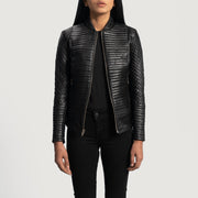 
Cityscape Negro Chaqueta Biker de Cuero para Mujer - Vista lateral mostrando el corte ergonómico de mangas
