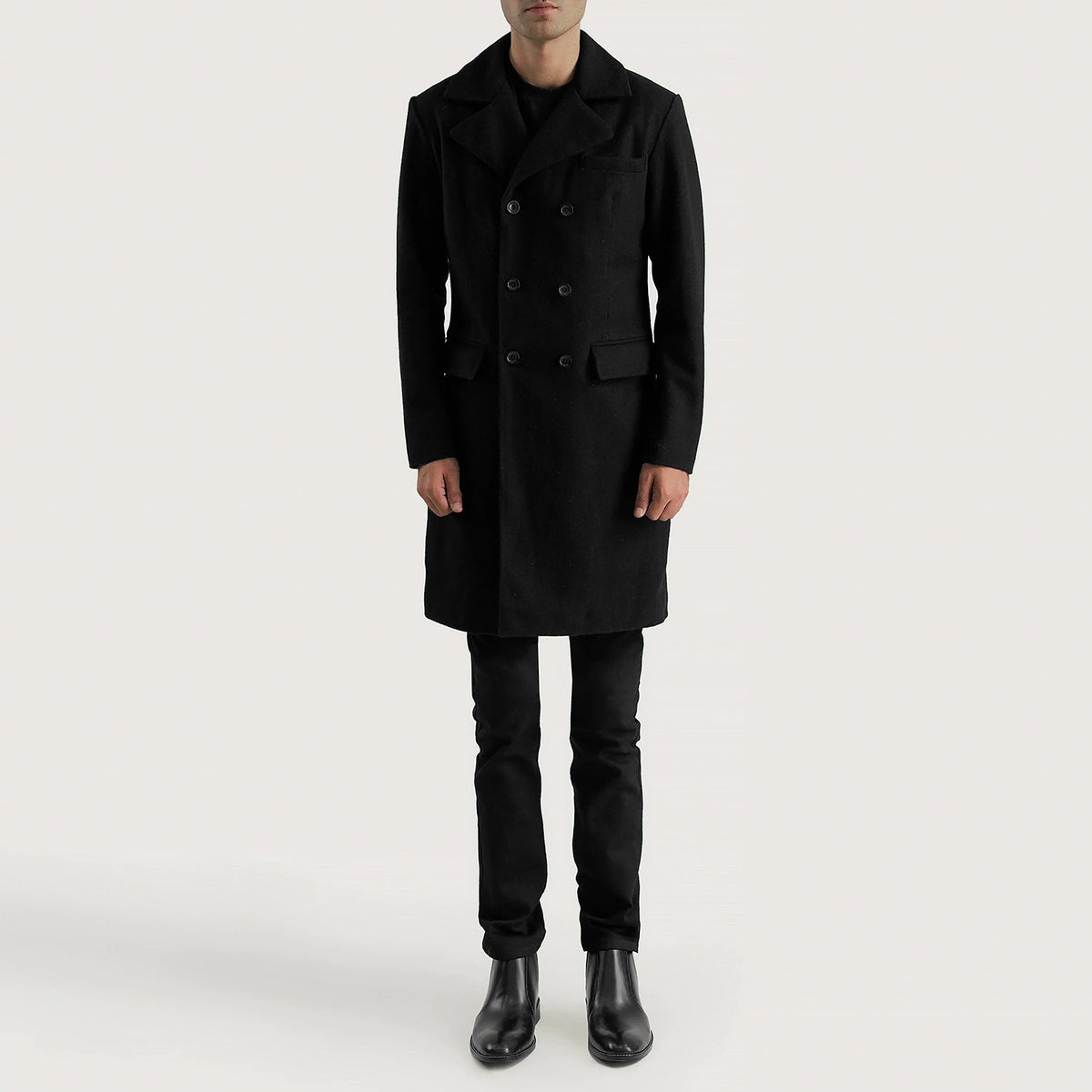 
Claud Black Wool Double Breasted Coat - Vista lateral mostrando el corte ergonómico de mangas