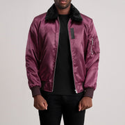 
Clyde B-15 Granate Chaqueta Bomber de Cuero para Hombre - Vista lateral mostrando el corte ergonómico de mangas