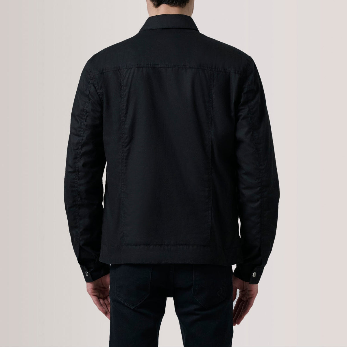 Detalle de cerca of Classic Collar &amp; Snap Button Hardware on Colberto Negro Waxed Canvas Trucker Chaqueta de Cuero para Hombre For Men