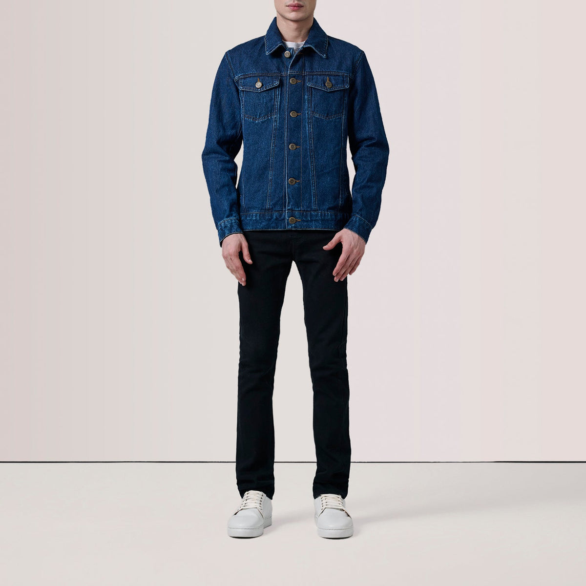 Dark Blue Full-Grain leather Jacket - Vista trasera con ajuste entallado en hombros y bajo impecable