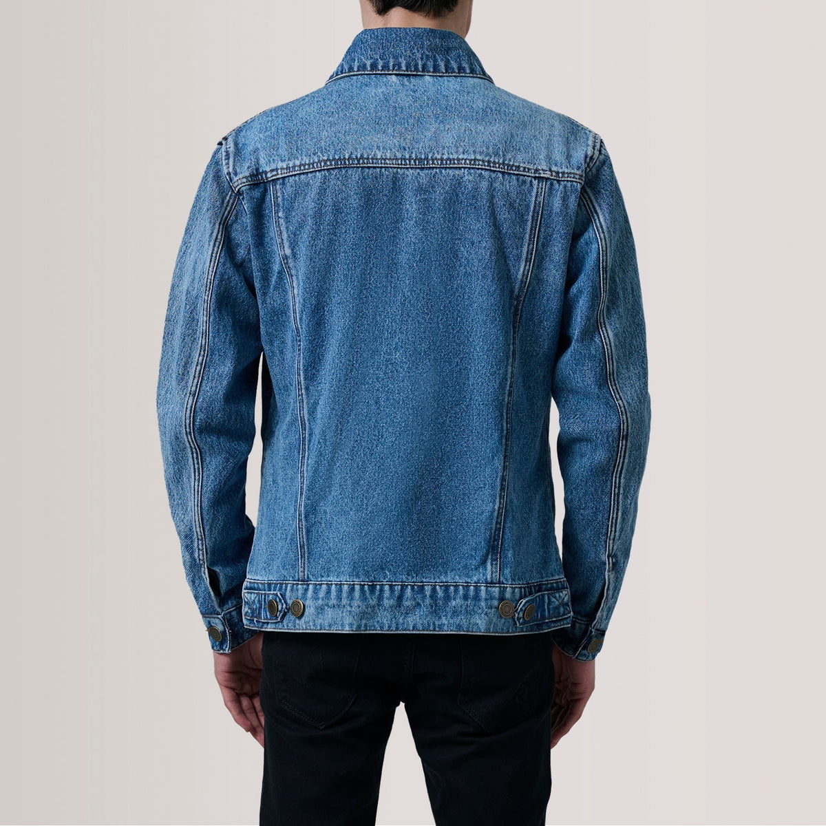 Detalle de cerca of Classic Collar &amp; Heavy-Duty Zipper Hardware on Conard Ice Azul Denim Trucker Chaqueta de Cuero para Hombre For Men