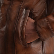 Vista interior Showing Fully Faux Fur Lined &amp; Dos bolsillos interiores