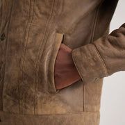 
Vista interior Showing Fully Faux Fur Lined & Dos bolsillos interiores de utilidad