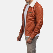 
Primer plano del cuello camisero y cremalleras de Dan Frost Tostado Chaqueta de Doble Faz Shearling para Hombre