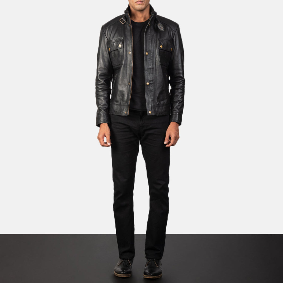 
Vista de detalle of Classic Collar & Heavy-Duty Zipper Hardware on Darren Black Leather Biker Jacket