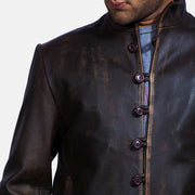 
Drakeshire Marrón Chaqueta de Cuero para Hombre - Vista lateral mostrando el corte ergonómico de mangas