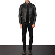 
Gatsby Quilted Black Leather Biker Jacket - Vista lateral mostrando el corte ergonómico de mangas