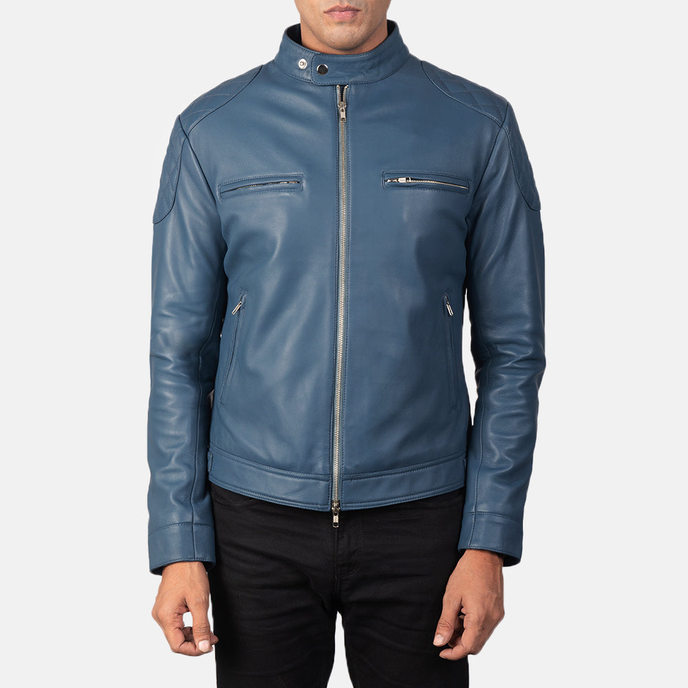Men's Gatsby Quilted Blue Leather Biker Jacket - Vista de perfil lateral con corte ergonómico de manga