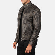 Distressed Brown Goatskin Leather Biker Jacket - Vista trasera con ajuste entallado en hombros y bajo impecable