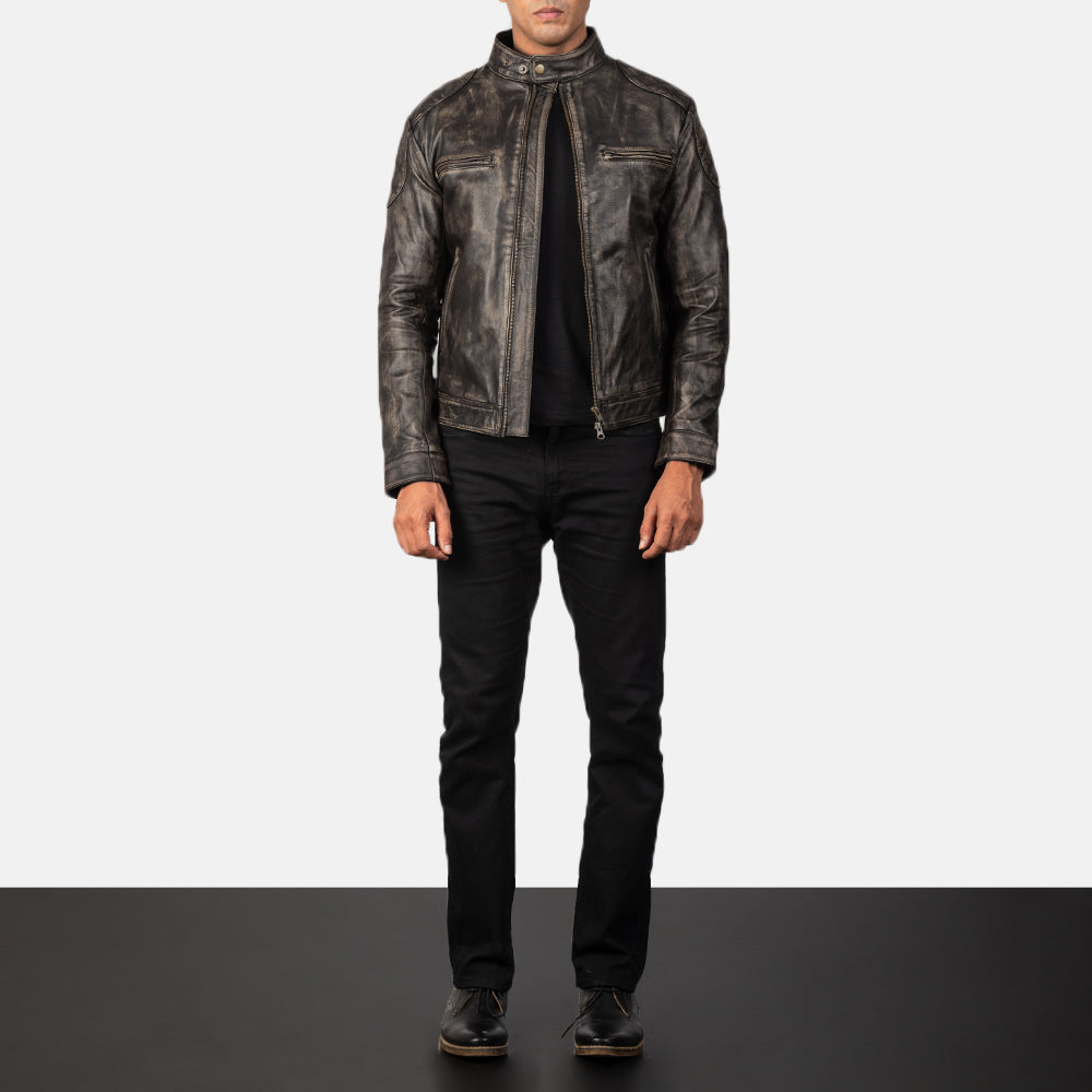 Detalle de cerca of Band with snap buttons &amp; Zipper Hardware on Men's Gatsby Quilted Distressed Brown Leather Jacket