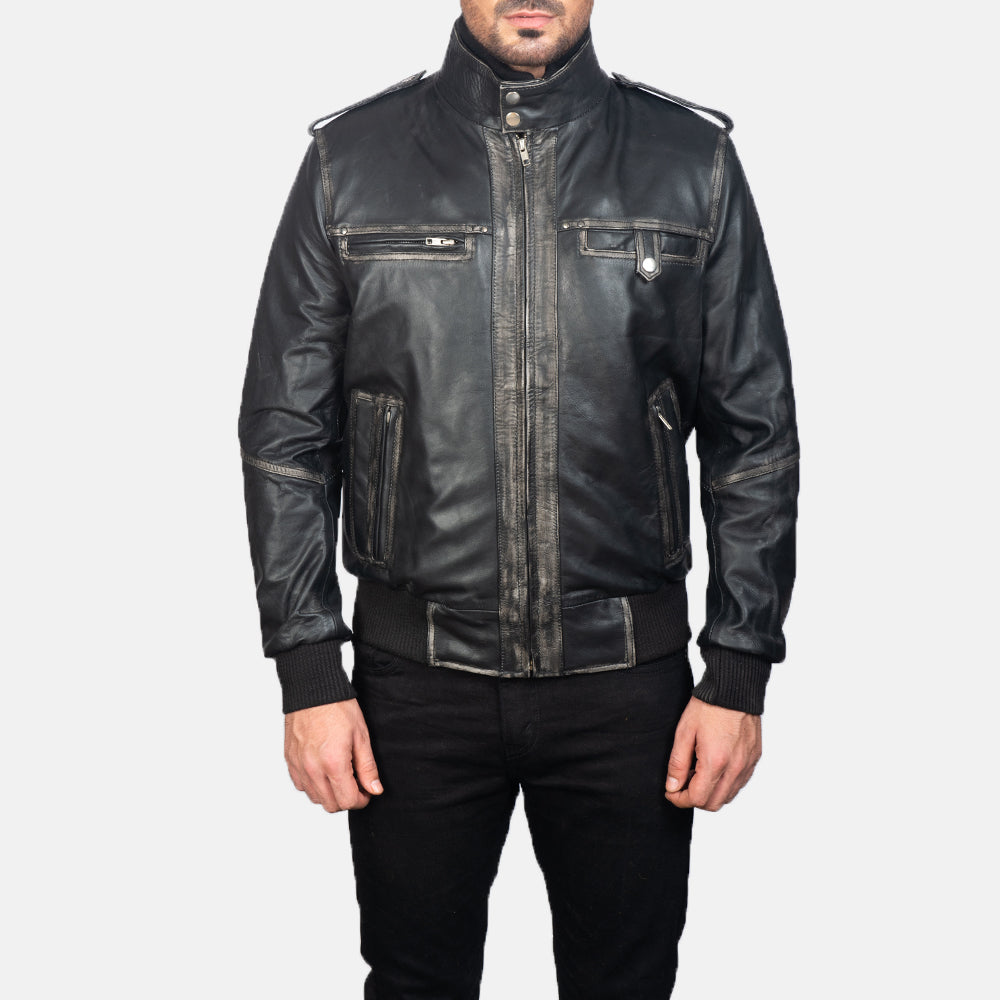 
Glen Street Negro Chaqueta Bomber de Cuero para Hombre in Black Cowhide Leather - Vista frontal y silueta entallada | Comprar online