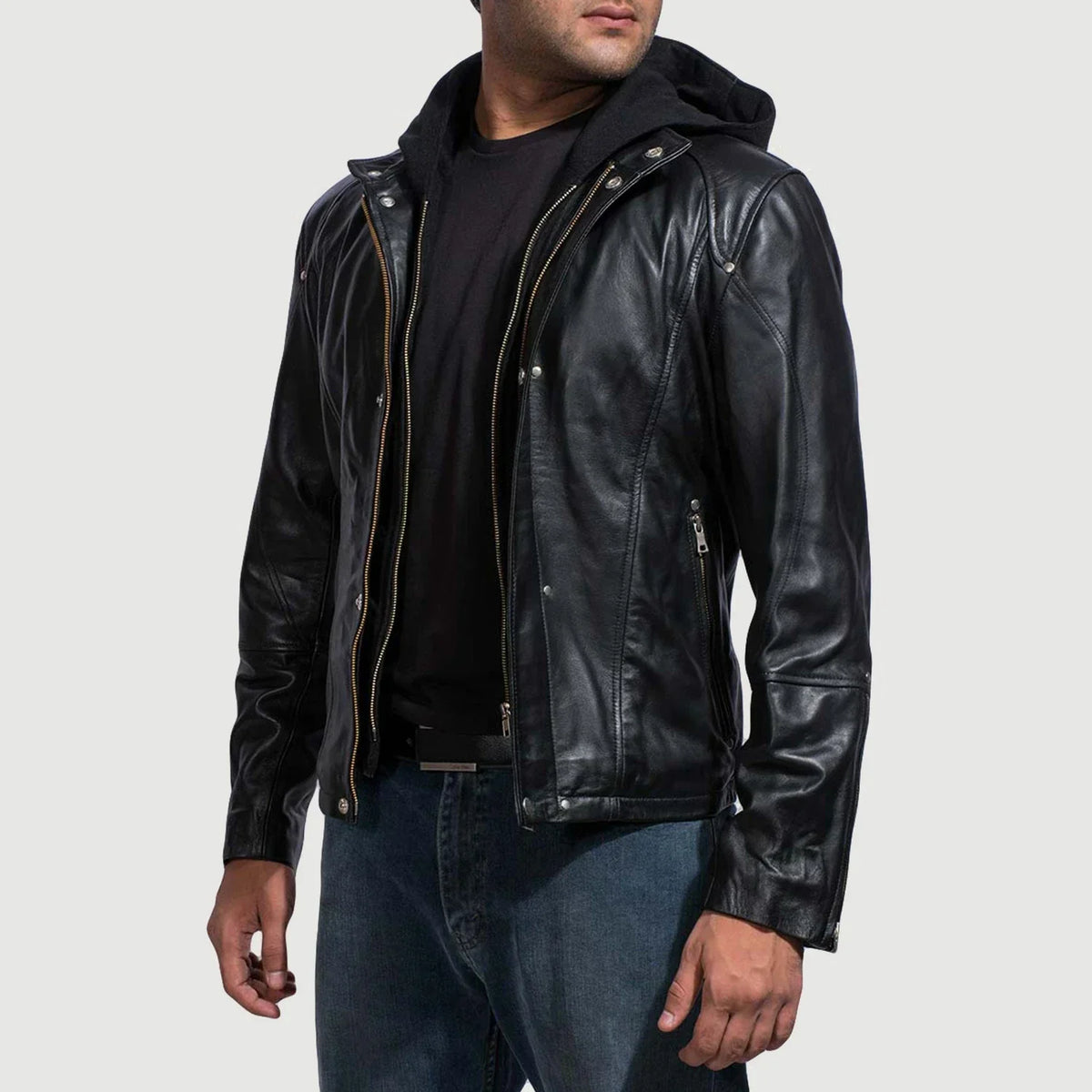 Black Cowhide Leather Hooded Jacket - Vista trasera con ajuste entallado en hombros y bajo impecable