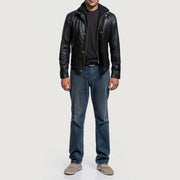 Men's Highschool Black Leather Jacket - Vista de perfil lateral con corte ergonómico de manga