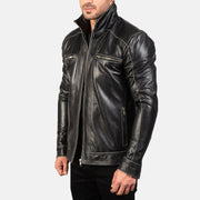 Black Cowhide Leather Biker Jacket - Vista trasera con ajuste entallado en hombros y bajo impecable