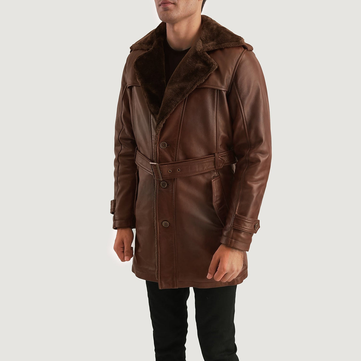 
Distressed Brown Sheepskin Burnishing Winter Jacket - Vista posterior con hombros definidos y bajo impecable