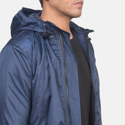
Vista interior Showing Quilted Polyester Lining & Dos bolsillos interiores de utilidad