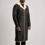 Brown Sheepskin Snuffed Aviator Jacket - Vista trasera con ajuste entallado en hombros y bajo impecable