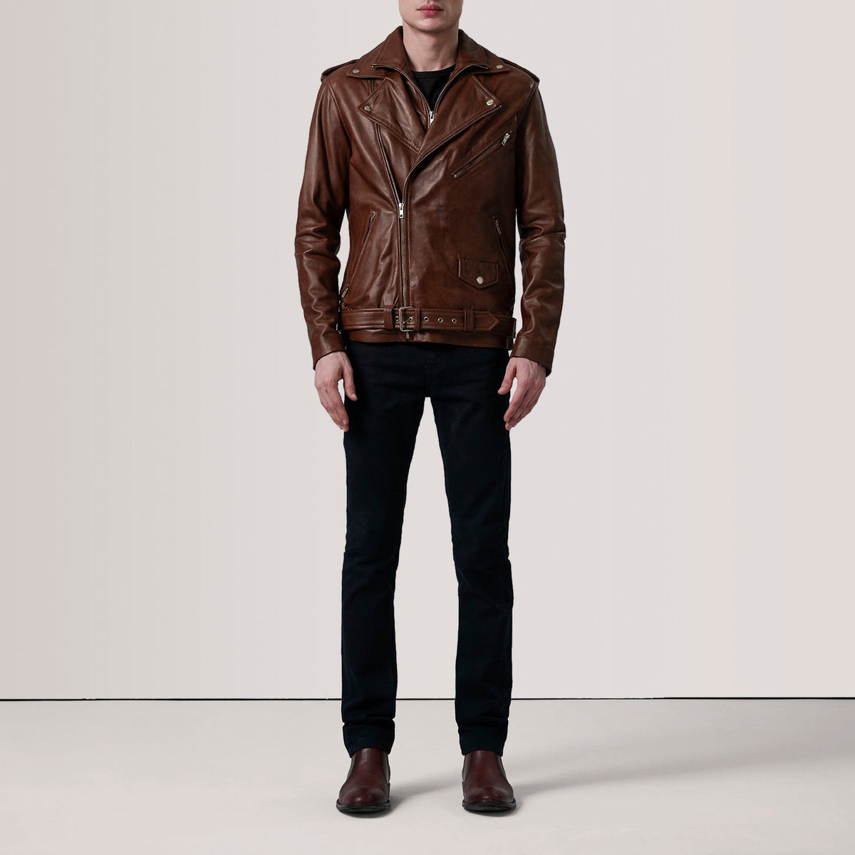 
Kole Waxed Marrón Leather Double Rider Chaqueta de Cuero para Hombre - Vista posterior con hombros definidos y bajo impecable