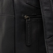 Vista interior Showing Dedicated Padded Laptop Sleeve &amp; Multi-Compartment Organization