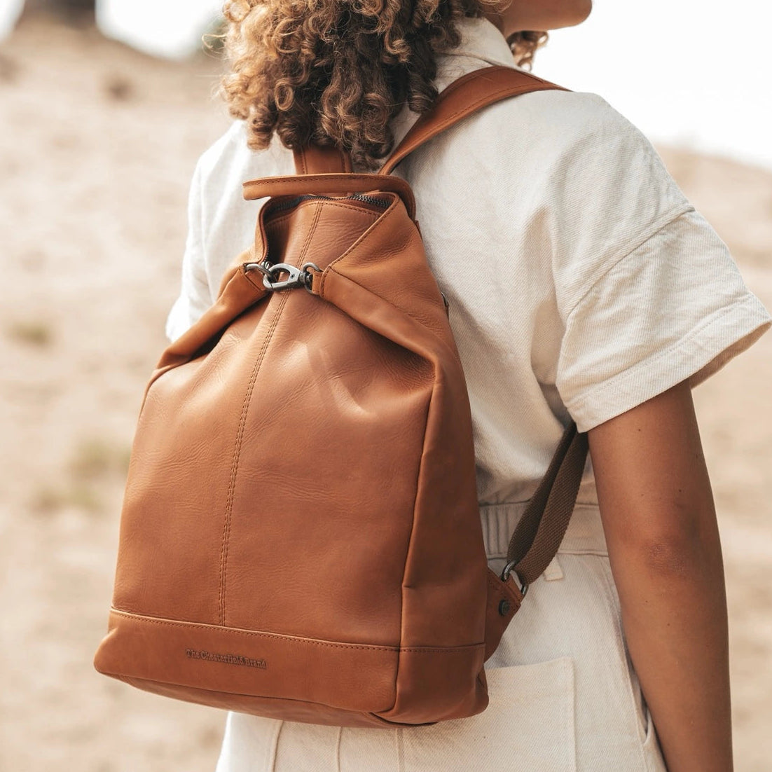 Manchester Full-Grain Leather Backpack para Mujer – Vista alternativa del producto 2